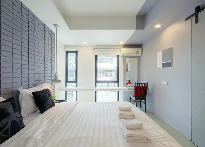 24 Degree Hotel & Hostels